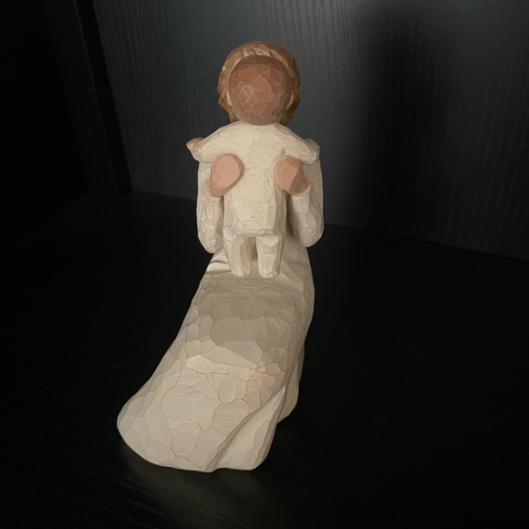 Grandmother Willow Tree Figurine - Picture 4 of 11